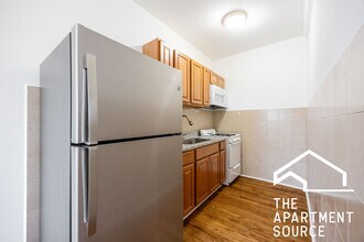2712 N Milwaukee Ave, Unit 307 in Chicago, IL - Foto de edificio - Building Photo