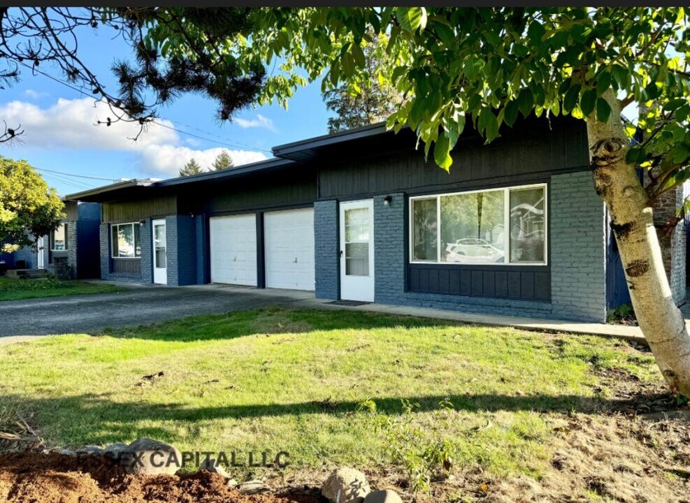 1610 G St in Washougal, WA - Building Photo