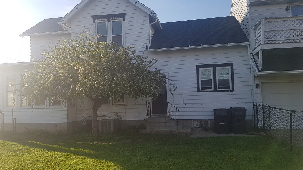 1032 Perry St in Sandusky, OH - Foto de edificio