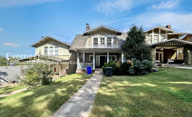 1406 17th Ave S