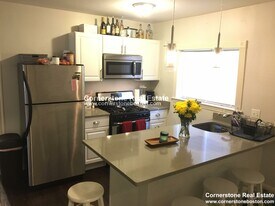 147 Boston St, Unit 2 in Boston, MA - Building Photo