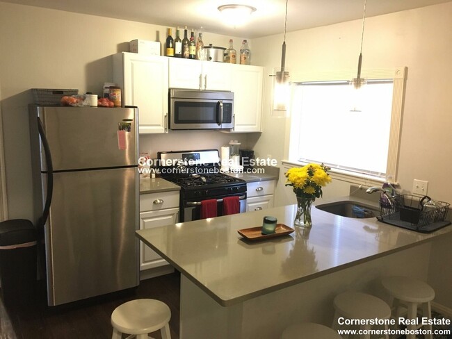 147 Boston St, Unit 2
