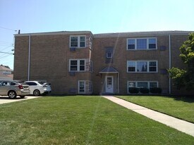 5819 W 54th Pl in Chicago, IL - Building Photo