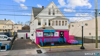 712 Madison Ave in Bridgeport, CT - Building Photo