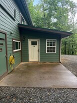 10 Lakemont Cottage Trail in Flat Rock, NC - Building Photo