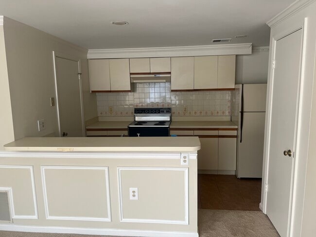 4351 Pembrook Village Dr, Unit 41 in Alexandria, VA - Building Photo - Building Photo