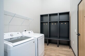 Galloway Flats in Eau Claire, WI - Building Photo - Interior Photo