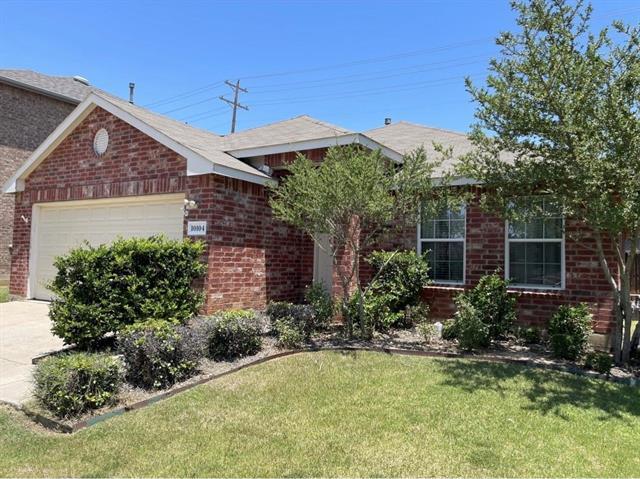 10104 Sourwood Dr in Fort Worth, TX - Foto de edificio - Building Photo