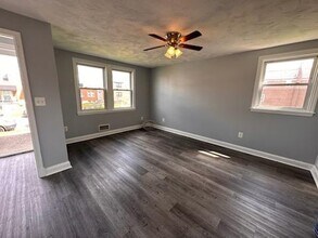 3733 Bonview Ave, Unit 1 in Baltimore, MD - Foto de edificio - Building Photo