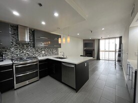 5143 Bakman Ave in Los Angeles, CA - Building Photo