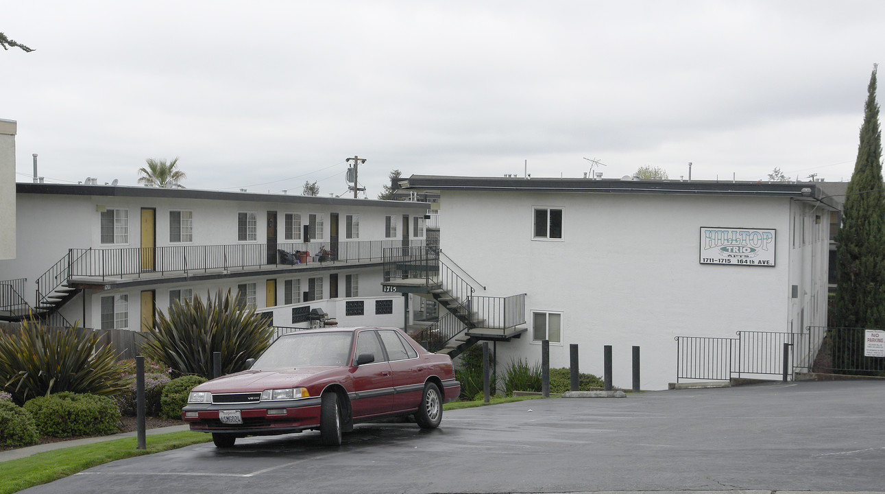 Hilltop Trio in San Leandro, CA - Building Photo