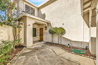 1715 Palatia Dr in Roseville, CA - Building Photo - Building Photo