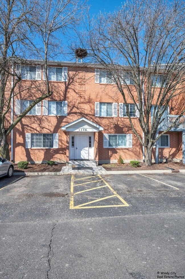 1346 S Lorraine Rd in Wheaton, IL - Building Photo - Building Photo