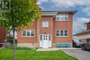 2495 Falcon Ave in Ottawa, ON - Building Photo