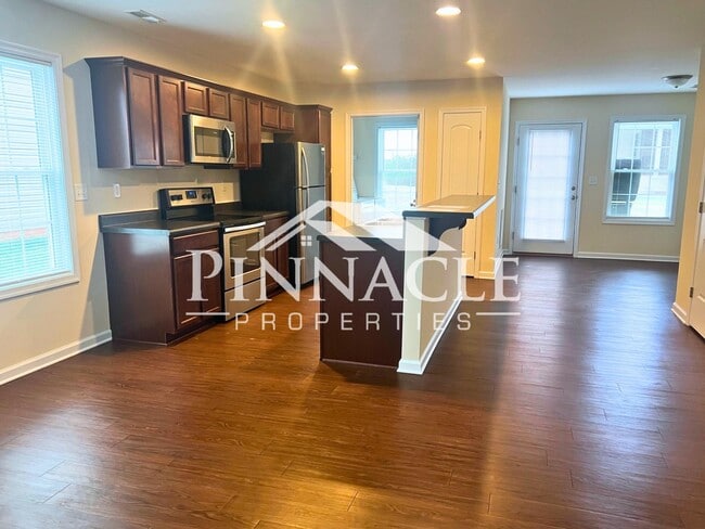 735 Old Graves Mill Rd in Lynchburg, VA - Building Photo - Building Photo