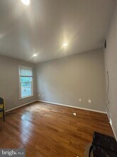 3006 Fallswood Glen Ct in Falls Church, VA - Foto de edificio - Building Photo