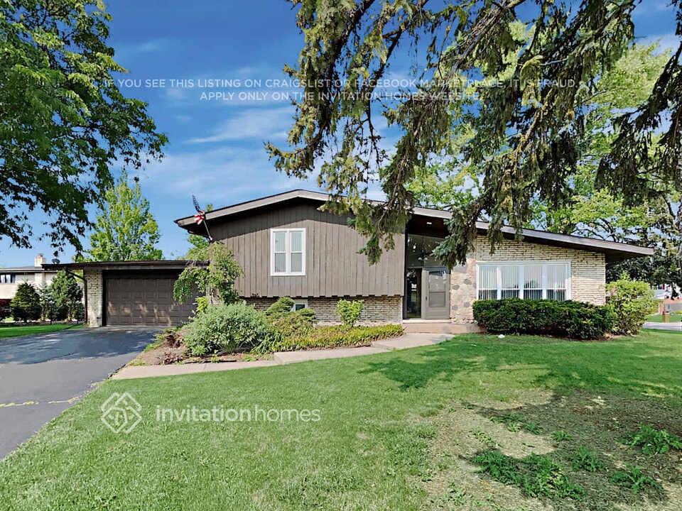 6031 W 129th St in Palos Heights, IL - Foto de edificio