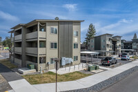 Spring 1 in Sisters, OR - Foto de edificio - Building Photo