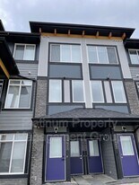 19611-19645 45 St SE in Calgary, AB - Building Photo