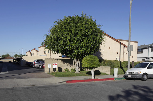 9563-9579 Graham St in Cypress, CA - Building Photo - Building Photo