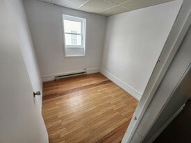 104 Duke St in Miramichi, NB - Building Photo