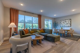 Okemos Grand Reserve in Okemos, MI - Building Photo