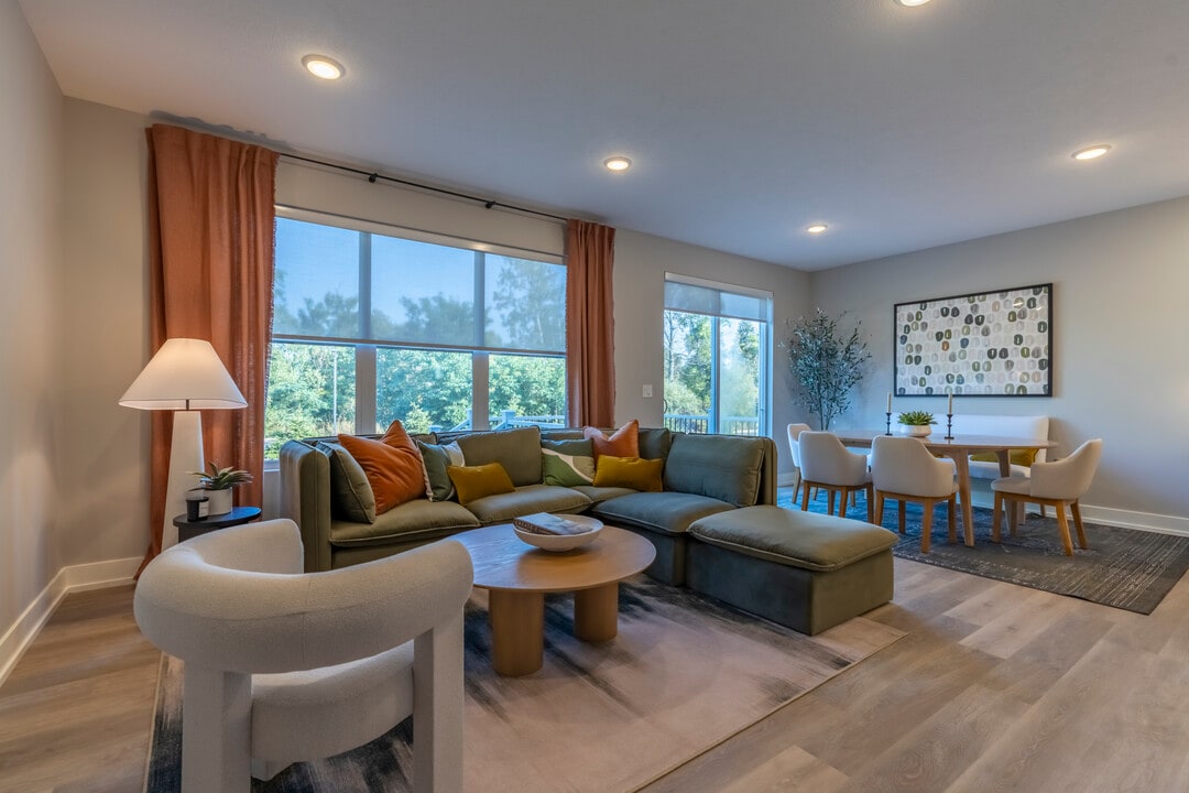 Okemos Grand Reserve in Okemos, MI - Foto de edificio