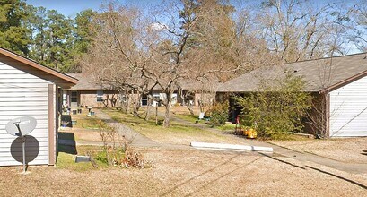 301 Harper St in New Llano, LA - Building Photo - Building Photo