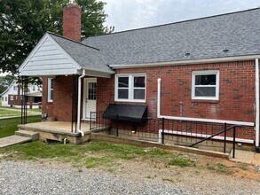 3652 Roundhill Ave NW in Roanoke, VA - Building Photo - Building Photo