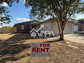 8307 Maple Ridge Dr in San Antonio, TX - Building Photo