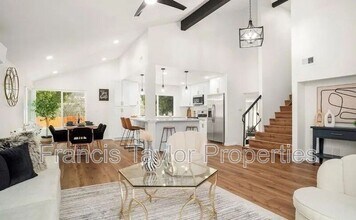 13837 Paseo Cardiel in San Diego, CA - Building Photo - Building Photo