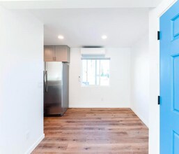 5256 Meridian St, Unit #1 in Los Angeles, CA - Foto de edificio - Building Photo
