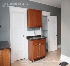 1350 Sigsbee St SE in Grand Rapids, MI - Building Photo - Building Photo