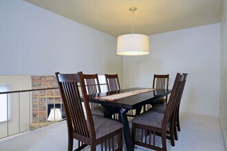 126 Canabury Ct in Little Canada, MN - Building Photo - Building Photo
