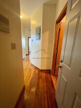 369 Centre St, Unit 2 in Boston, MA - Foto de edificio - Building Photo