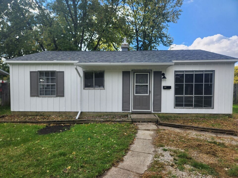 1517 S 3rd St in Mattoon, IL - Building Photo