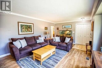 19 Meadowlark Dr in Hamilton, ON - Building Photo - Building Photo
