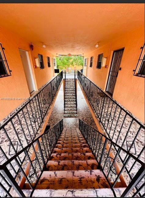 735 W 15th St in Hialeah, FL - Foto de edificio - Building Photo