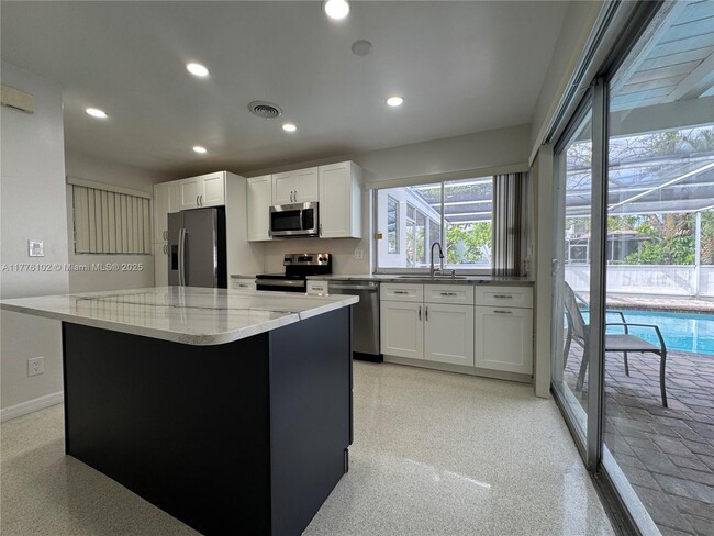 1327 Garfield St in Hollywood, FL - Building Photo - Building Photo