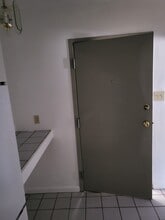 Park Avenue Apartments in West Mifflin, PA - Foto de edificio - Building Photo