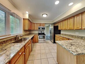 159 E Timberlane Dr in Palatine, IL - Building Photo - Building Photo