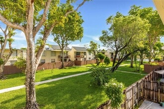 8303 SW 142nd Ave in Miami, FL - Building Photo - Building Photo