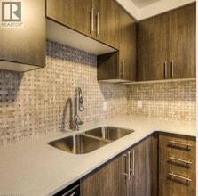 58 Howe Dr in Kitchener, ON - Building Photo - Building Photo