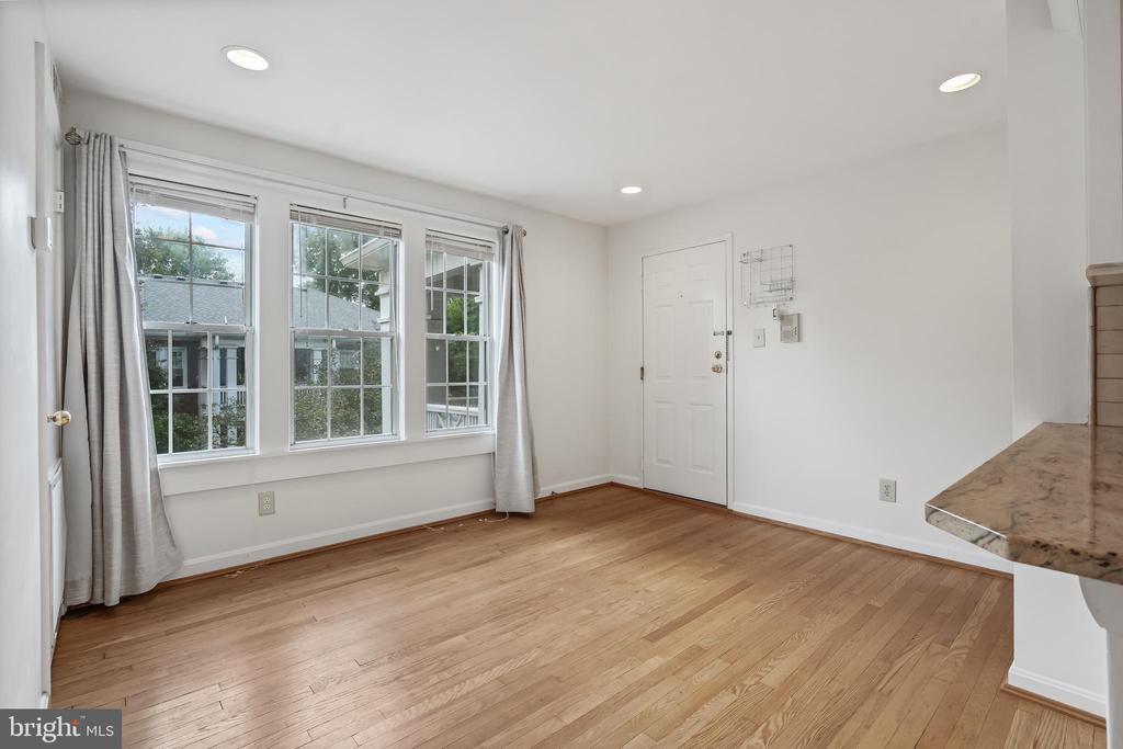 307 E Duncan Ave in Alexandria, VA - Building Photo