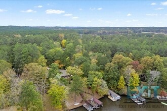 220 Brookstone Dr in La Crosse, VA - Building Photo - Building Photo