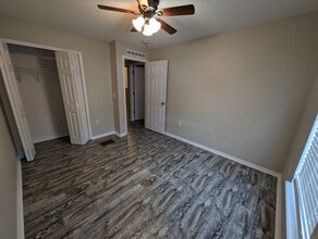 4630 Ashburn Square Dr in Tampa, FL - Building Photo - Building Photo