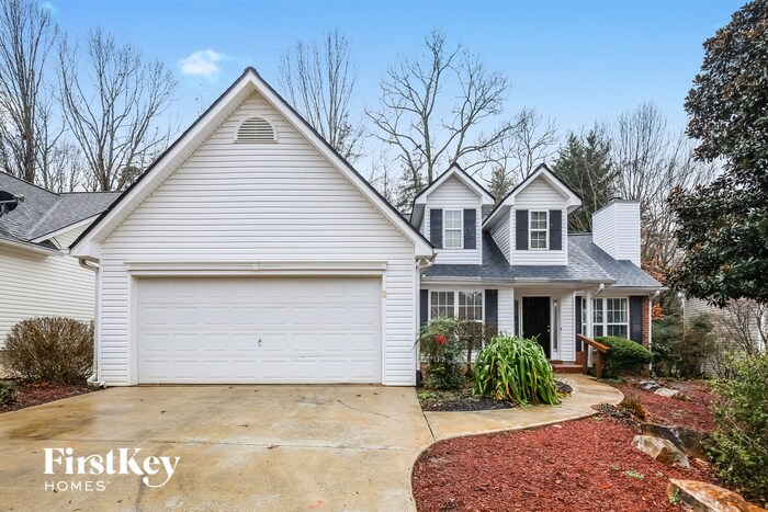 900 Charleston Ct in Gainesville, GA - Building Photo