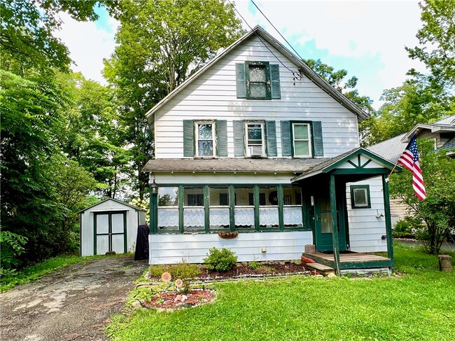property at 225 Lake Shore Dr S
