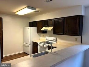 2401 Greensward N in Warrington, PA - Building Photo - Building Photo