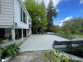 130 Huntington St in Shelton, CT - Building Photo - Building Photo